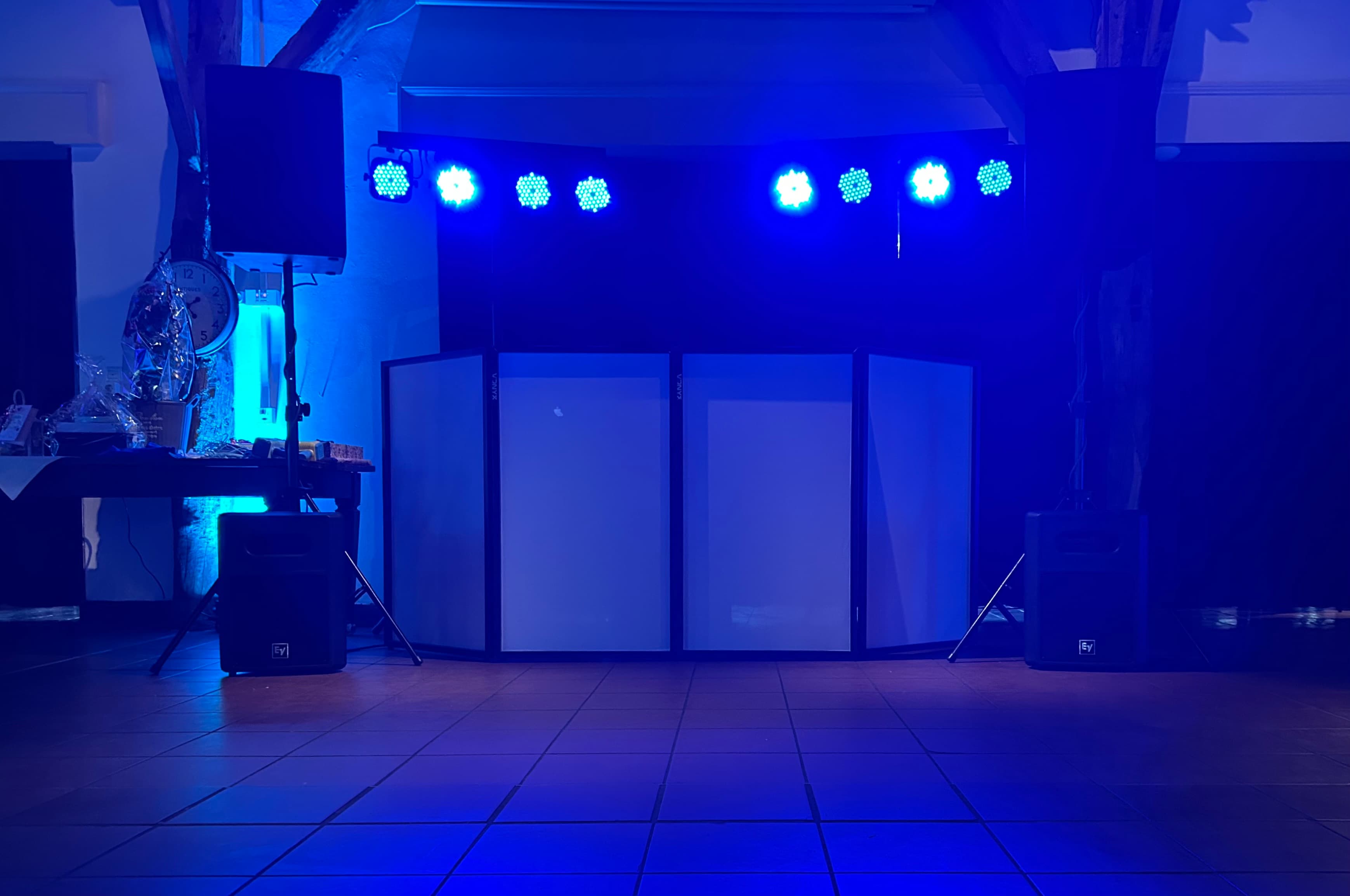 Show tot +\- 100 pers.