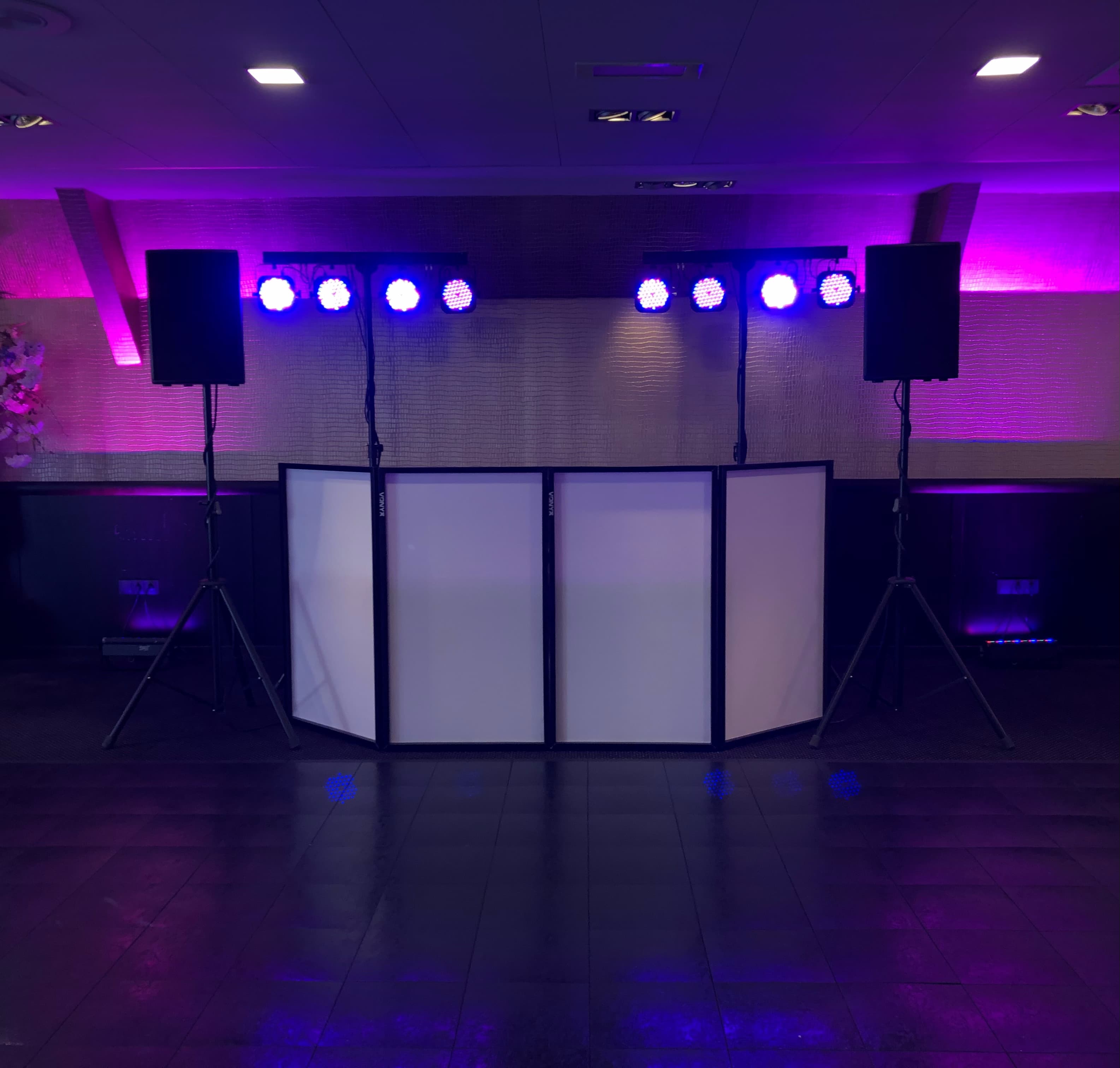 Show tot +/- 50 pers. 