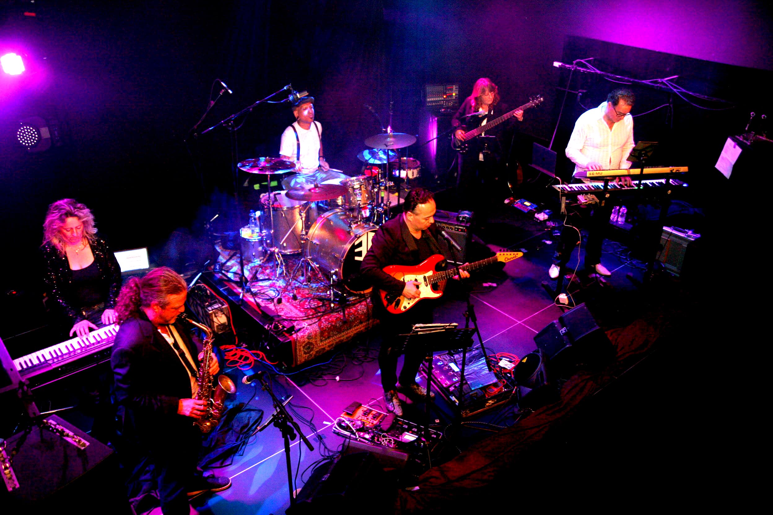 Optreden The Cover Sensation Band