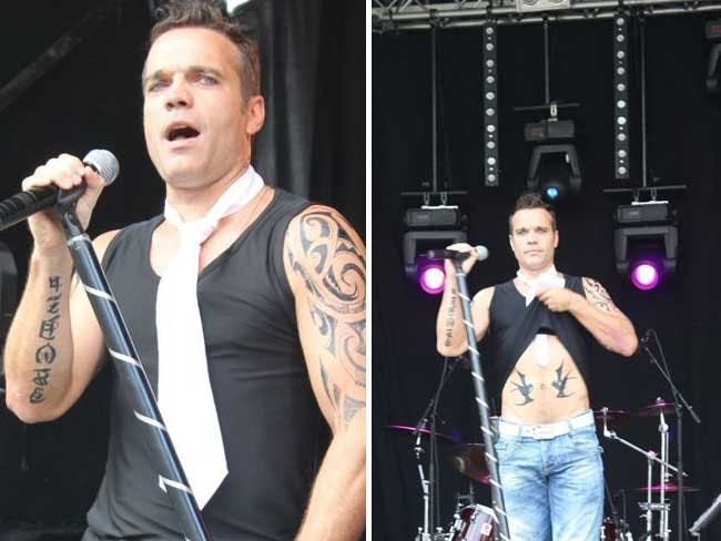 Robbie Williams sound and lookalike