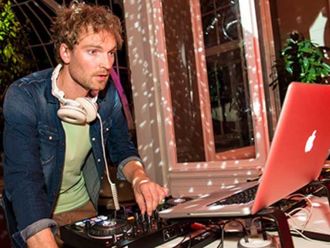 DJ Mr Smit
