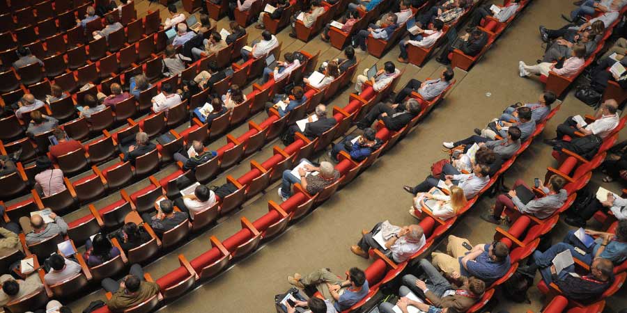 Zangeres boeken voor een congres