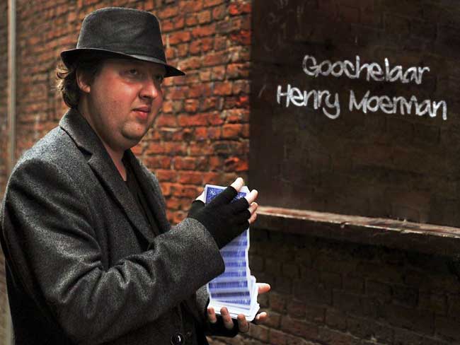 Rondlopend goochelaar