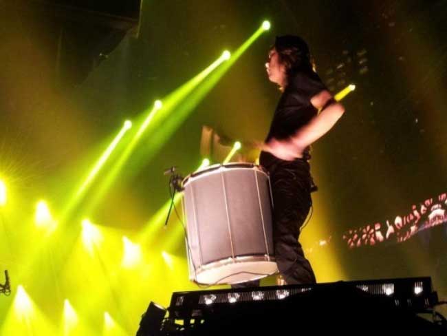Koen van den Broek JCC (percussie)