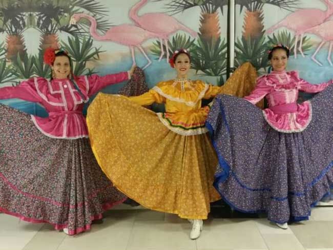 Mariachi dansers en danseressen