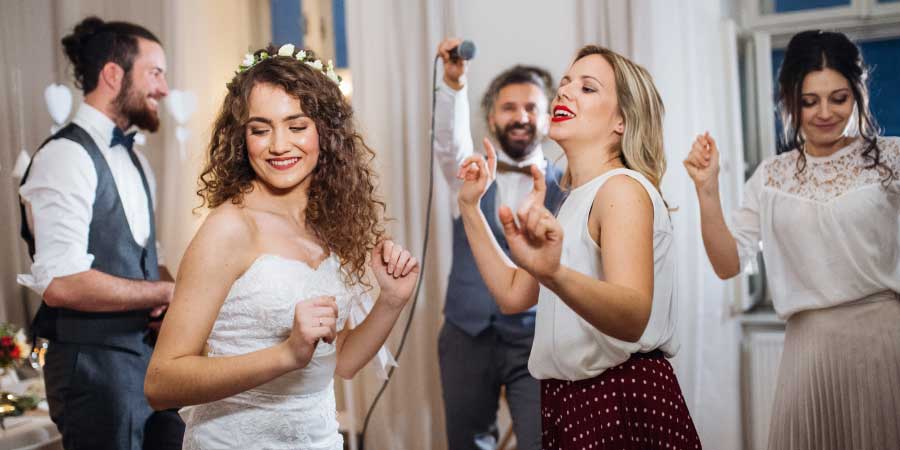 Zanger boeken voor een huwelijksjubileum