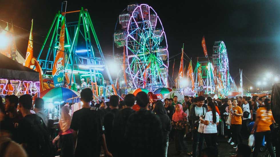 Zanger boeken voor een feestweek