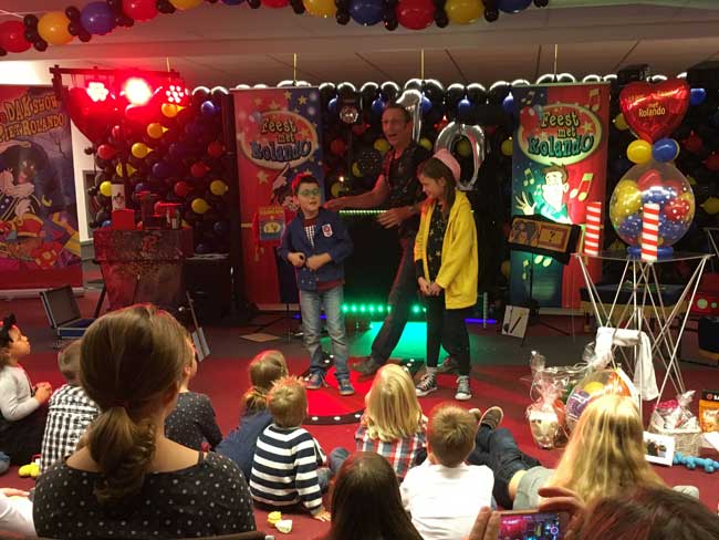 Goochelen voor de jarige