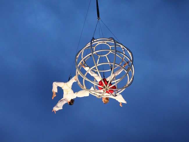 Flying Globe "Moondance"