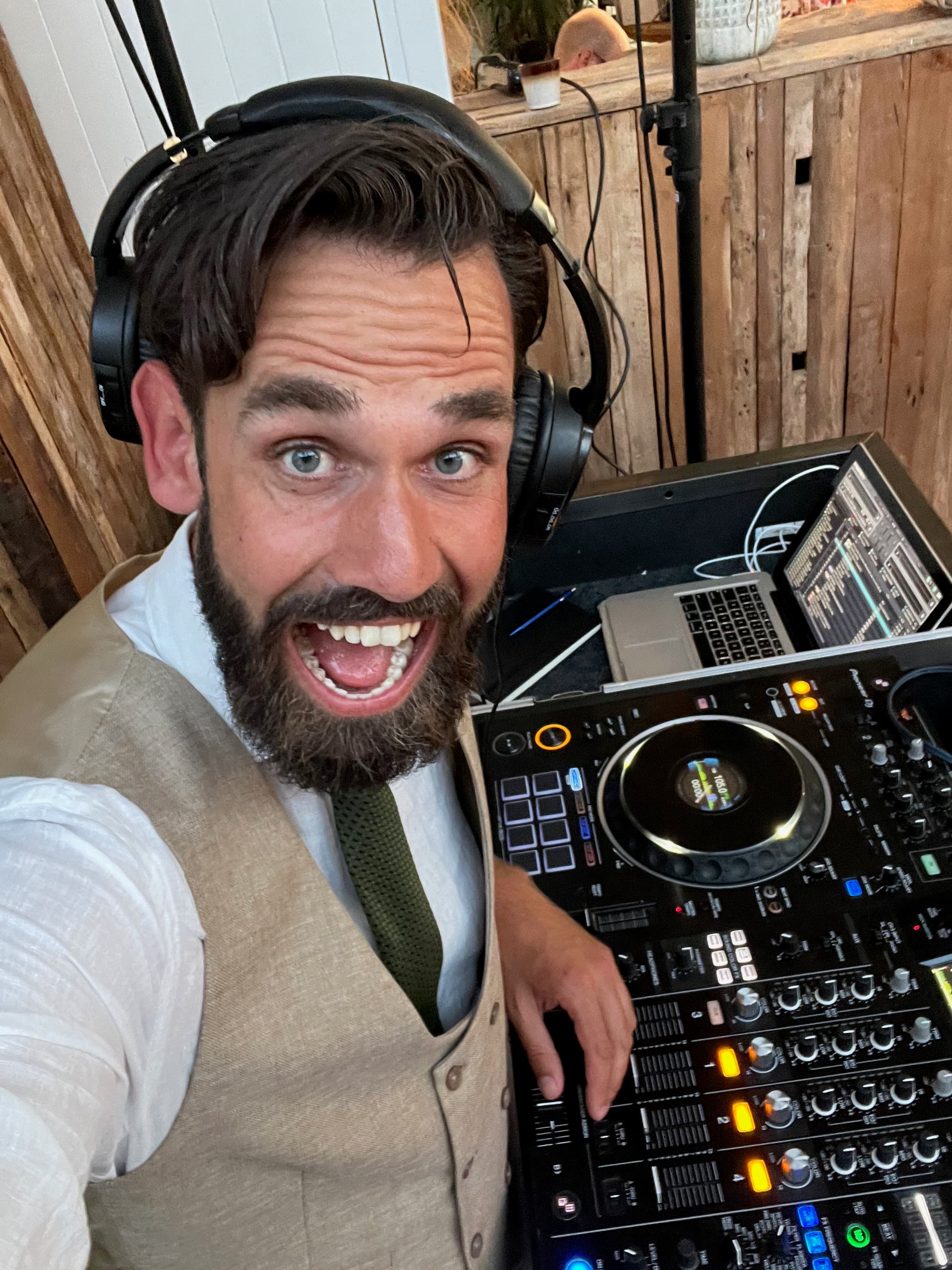 4hr. DJ performance (Vlammie🔥)