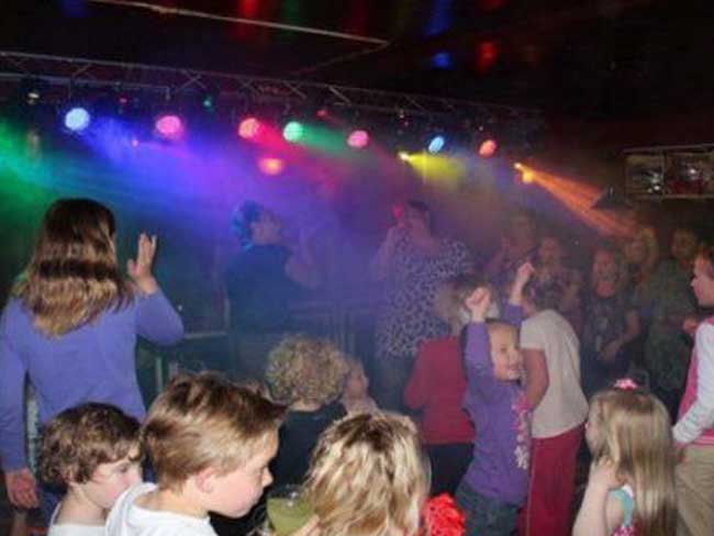 Kinder Disco Drive In Show