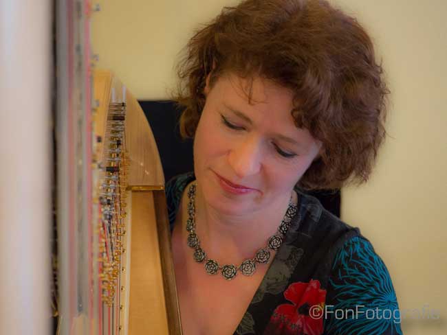 Heleen Bartels, harpiste en zangeres