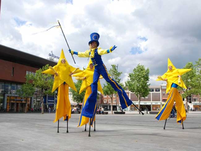Mr. Europe op Stelten!