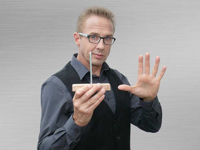 Mentalist Paul Weiss