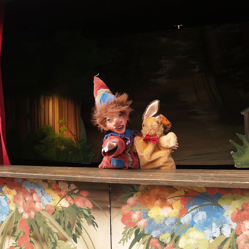 Poppentheater met Pieter Paashaas