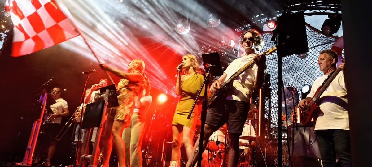 Coverband Feestband Backstage