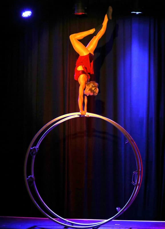 German Wheel Performance German Wheel – Rhönrad boeken of inhuren - TotalBookings